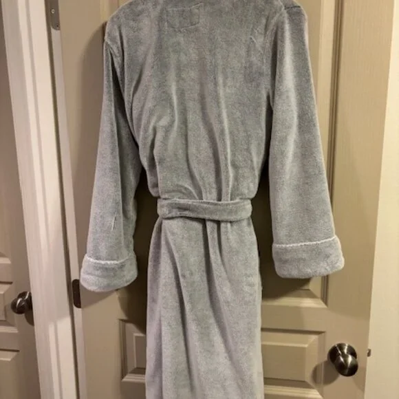 Oscar de la Renta Women's M Pale Gray Plush Long Robe 45" Long Sleeve Self Tie - Picture 3 of 11